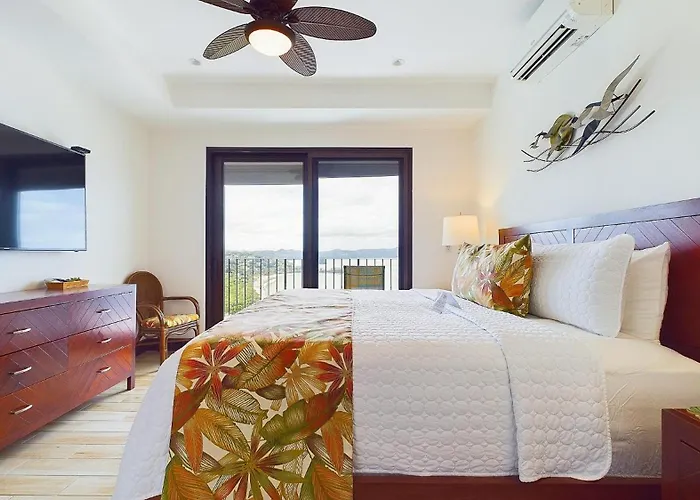 Apartment 360 Splendor 208a- Ocean View Condo, Breakfast *