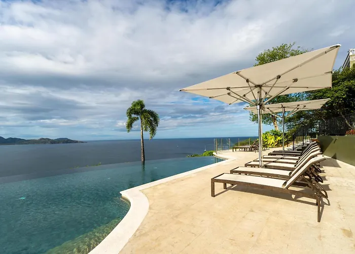 360 Splendor 208a- Ocean View Condo, Breakfast *