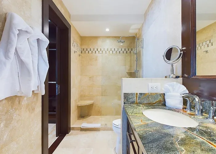 360 Splendor 208a- Ocean View Condo, Breakfast Playa Flamingo