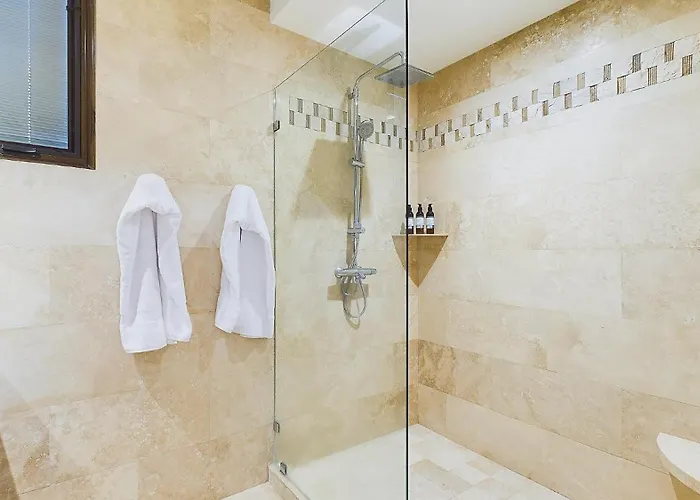 Apartment 360 Splendor 208a- Ocean View Condo, Breakfast