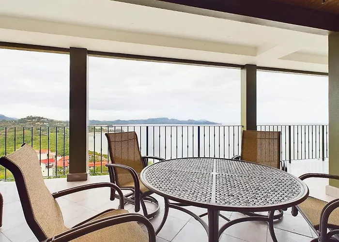 360 Splendor 208a- Ocean View Condo, Breakfast Apartment *