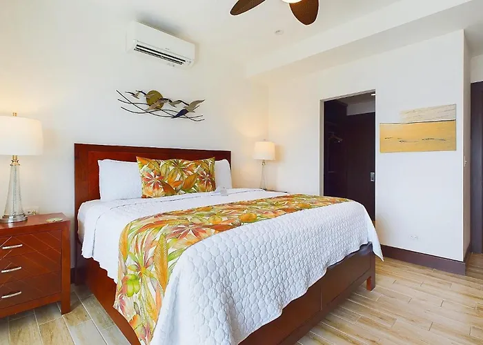 Apartment 360 Splendor 208a- Ocean View Condo, Breakfast Playa Flamingo